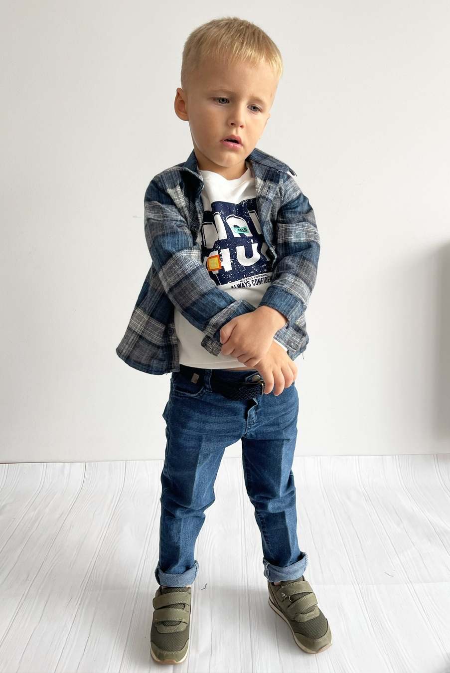 Comfortable and stylish toddler boy trousers for formal events and family photoshoots.