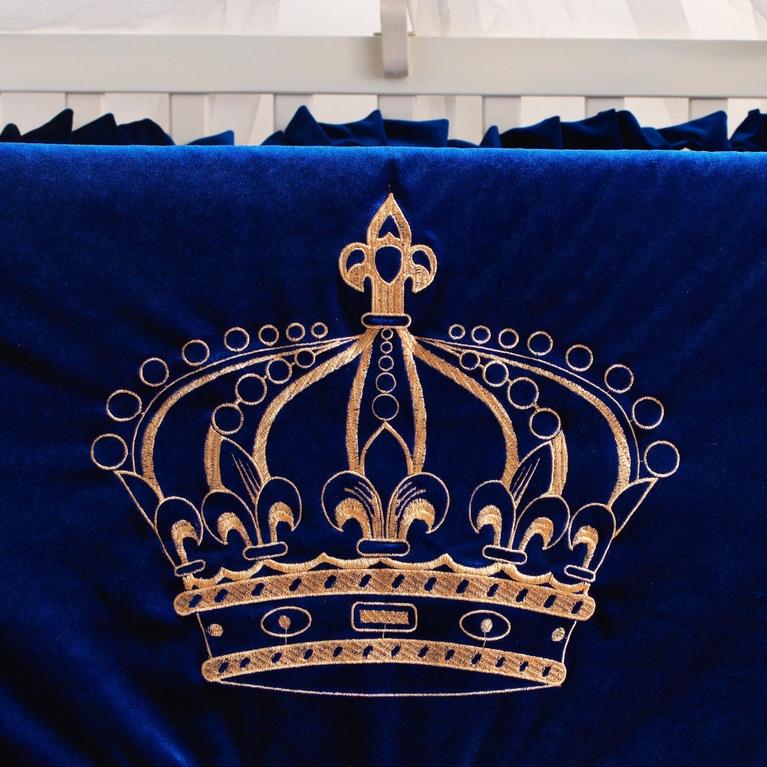 Personalized Royal Blue Velvet Baby Blanket – Gold Crown