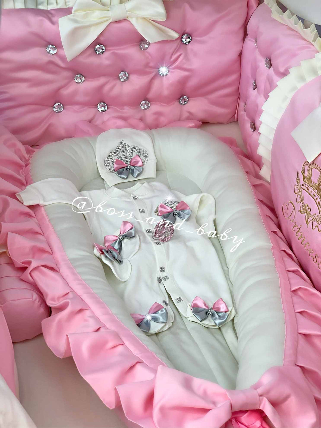 👑 Baby Girl Outfit | Newborn Jeweled Onesie with Crown & Satin Bow – Coming Home Set