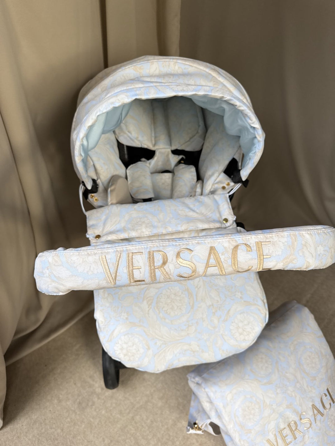 Luxury Baroque Baby Car Seat Cover Set – Elegant Pattern Design