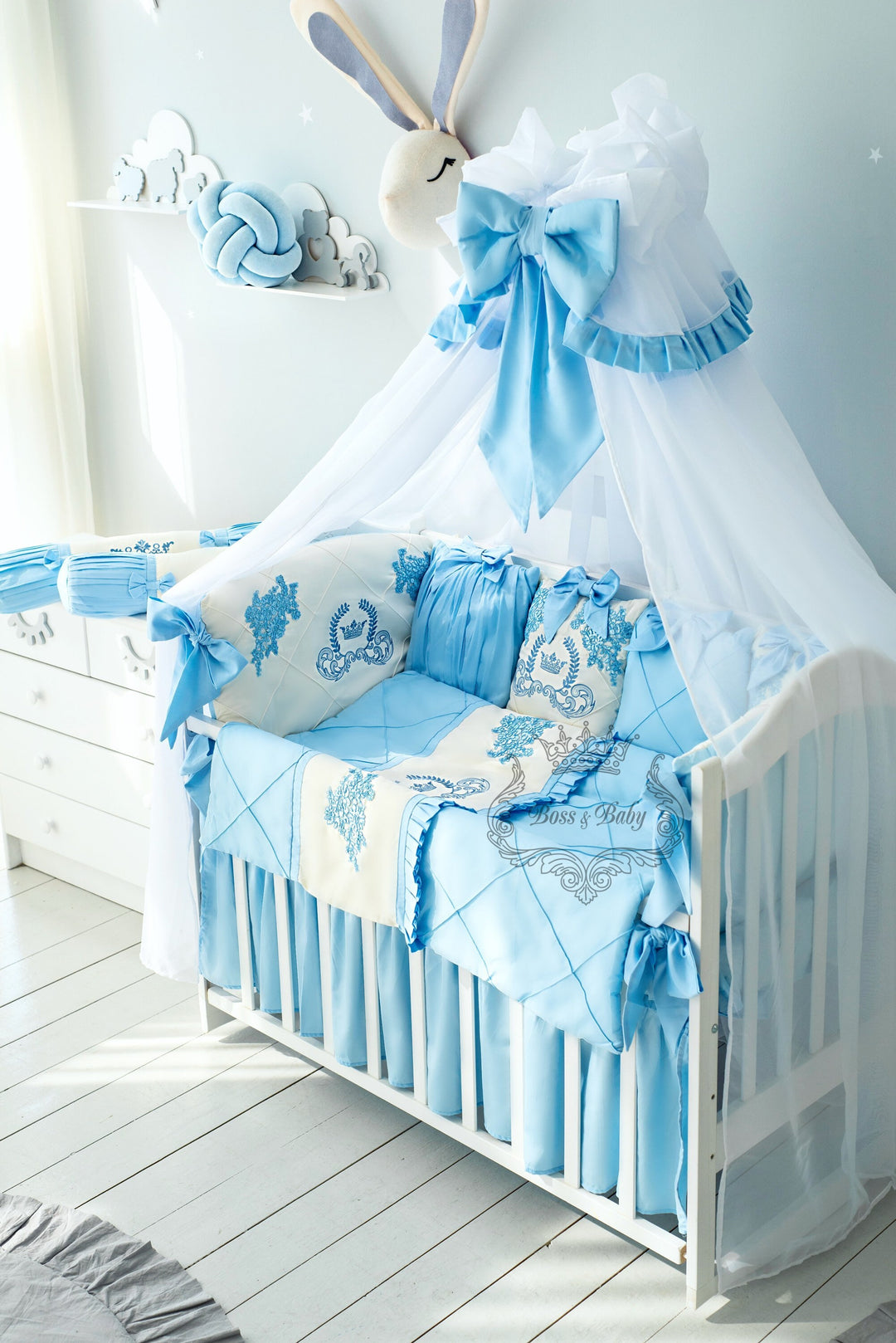 Ensemble de literie de luxe pour bébé garçon en bleu clair avec broderie de nom personnalisée 