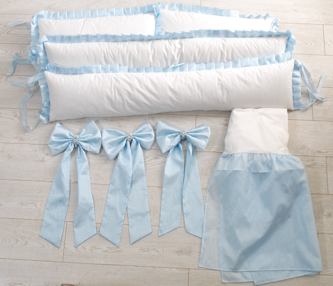 Parachoques de cuna con volantes de granja con lazos largos para cuna - Ropa de cama de cuna azul claro neutro para guardería de bebé