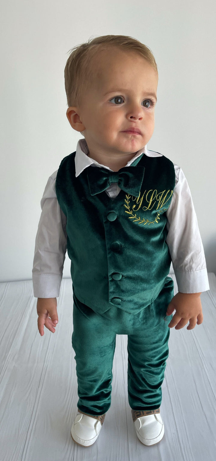 Costume personnalisé pour bébé garçon en velours vert émeraude avec gilet, pantalon et nœud papillon