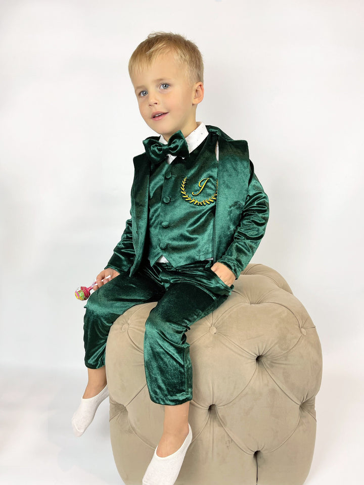 Traje personalizado de bebé de terciopelo de esmoquin verde esmeralda con chaqueta, chaleco, pantalón y pajarita