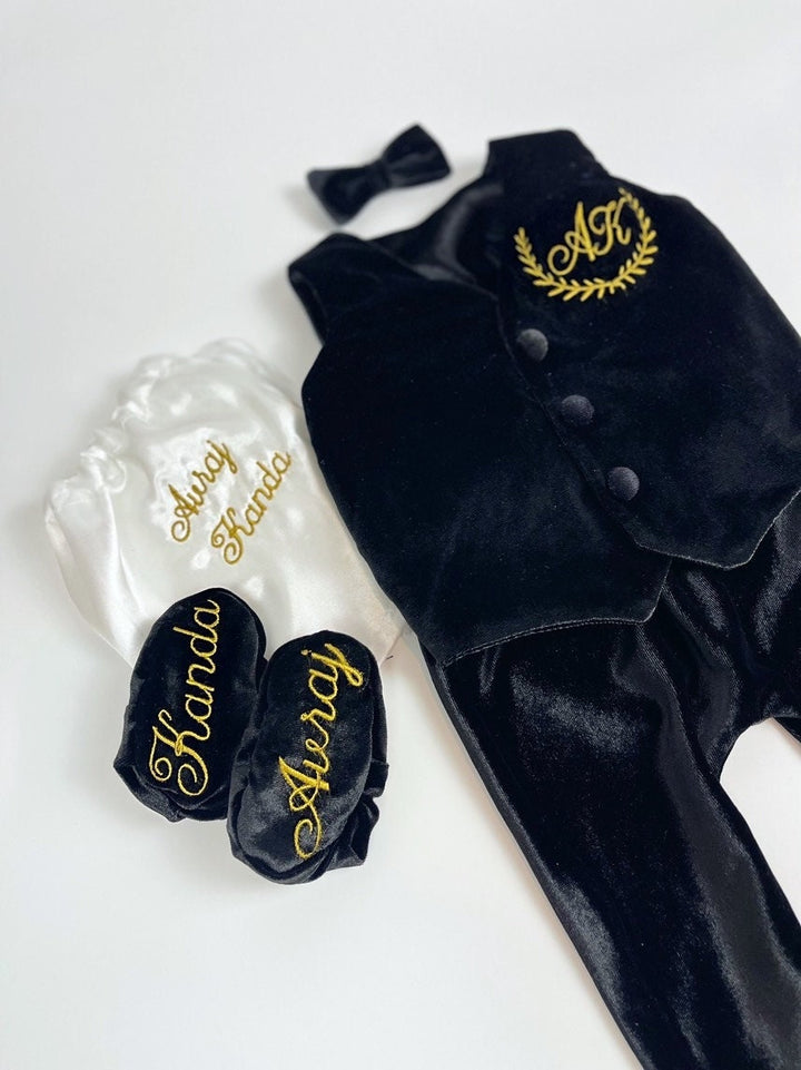 Smoking personnalisé pour bébé garçon avec gilet en velours noir pour les occasions formelles