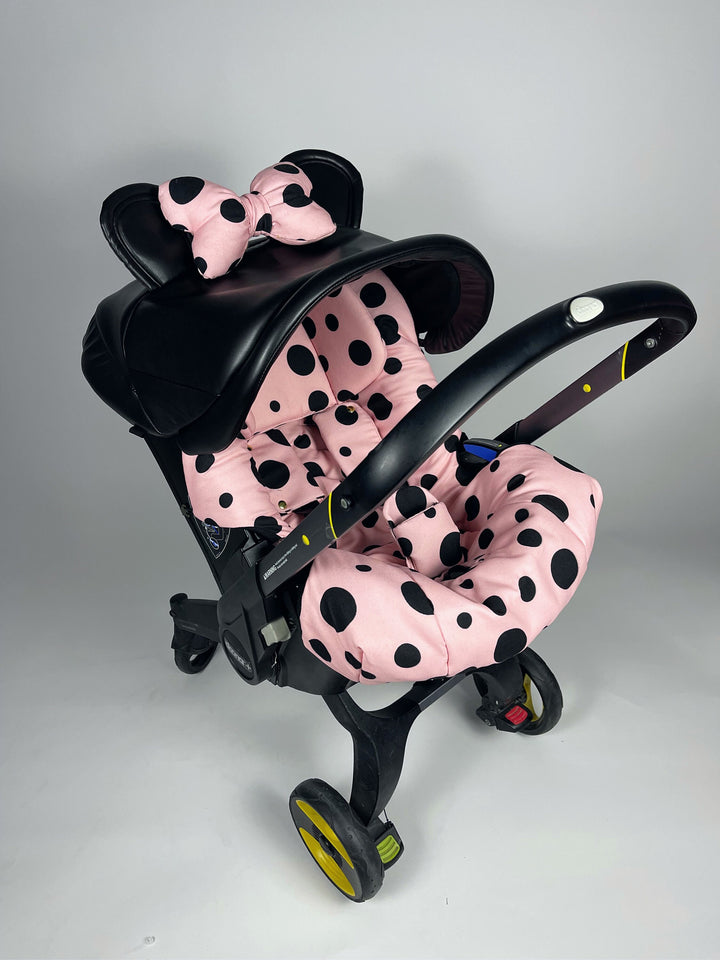 Pois et oreilles ludiques : ensemble de housses de siège d'auto Doona pour bébés filles et garçons - Accessoires adorables, parfaits pour les cadeaux de fête prénatale !