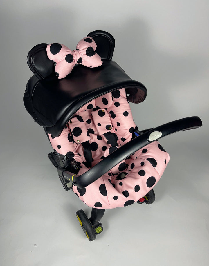 Pois et oreilles ludiques : ensemble de housses de siège d'auto Doona pour bébés filles et garçons - Accessoires adorables, parfaits pour les cadeaux de fête prénatale !