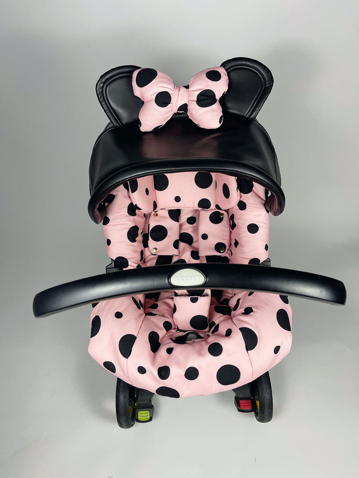 Pois et oreilles ludiques : ensemble de housses de siège d'auto Doona pour bébés filles et garçons - Accessoires adorables, parfaits pour les cadeaux de fête prénatale !